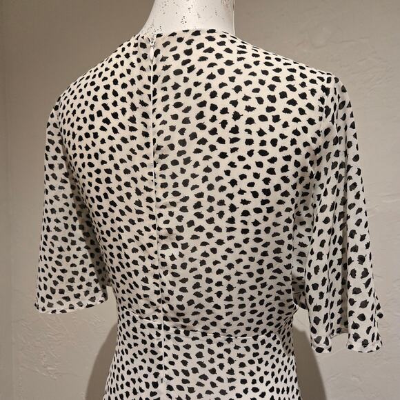 Lani the Label Hazel Keyhole Tie Bodice Tiered Flutter Sleeve Maxi Dress, Size M - Picture 4 of 9